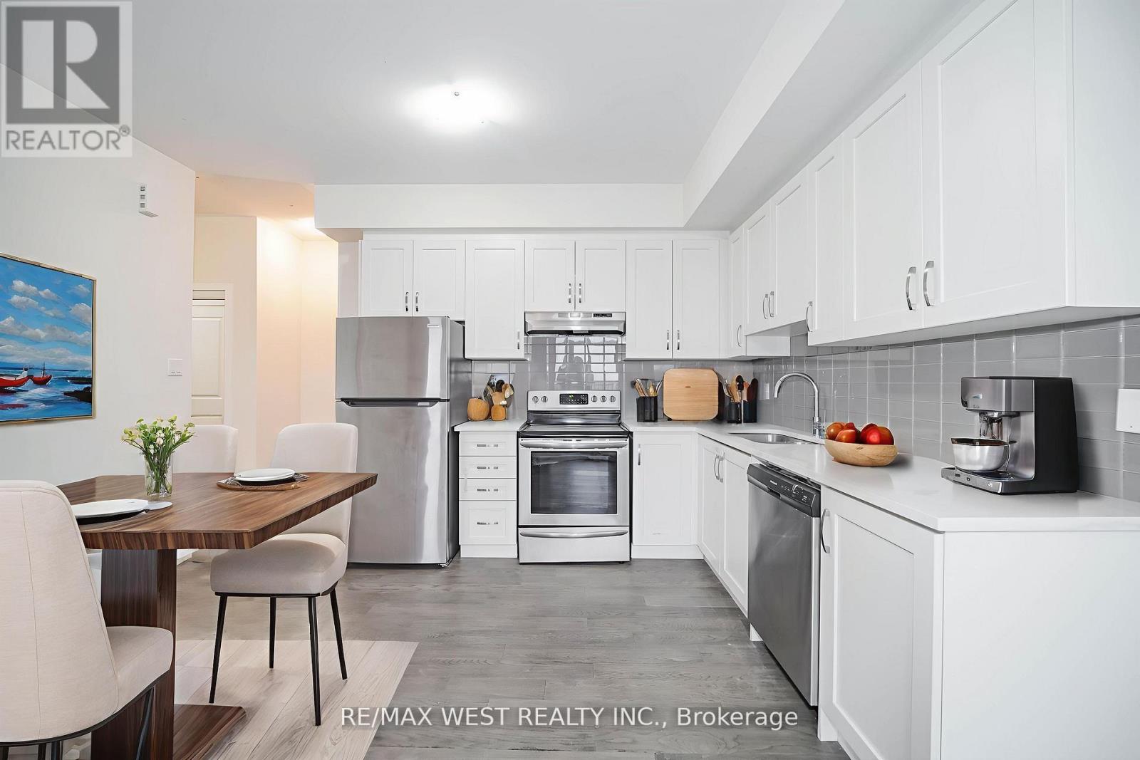 Townhouse at 20 - 39 JOHN PERKINS BULL DRIVE, Toronto (Downsview-Roding-CFB)