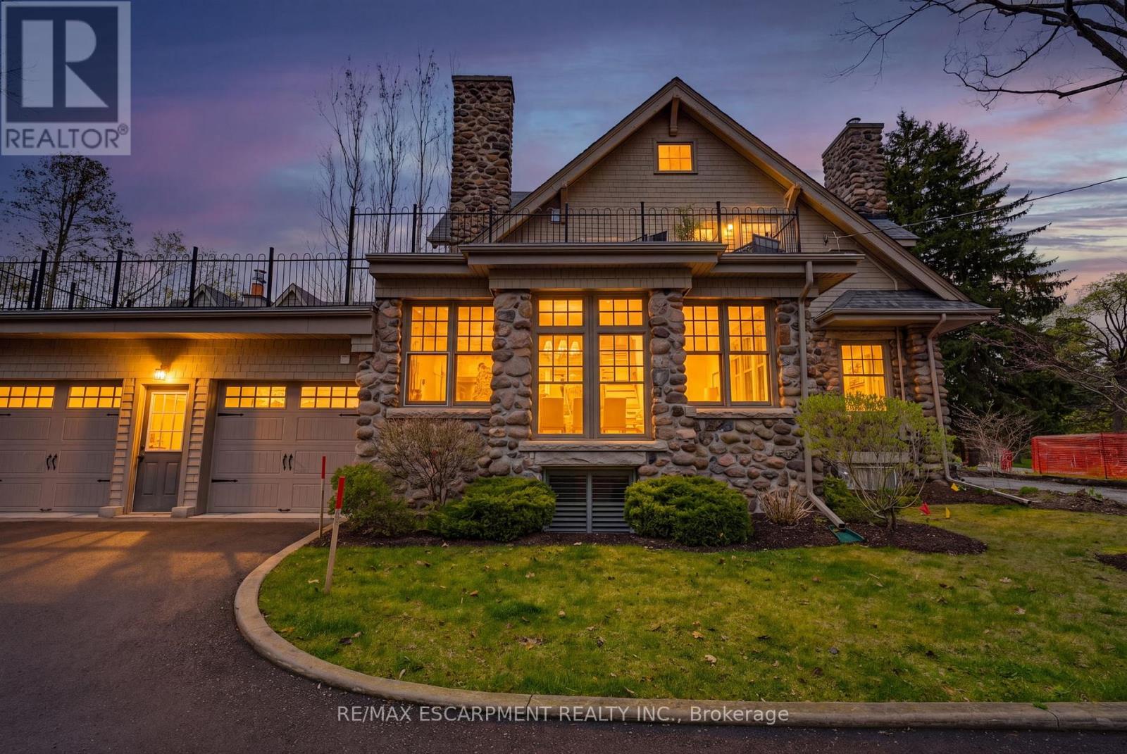 Detached at 3083 LAKESHORE ROAD, Burlington (Roseland)