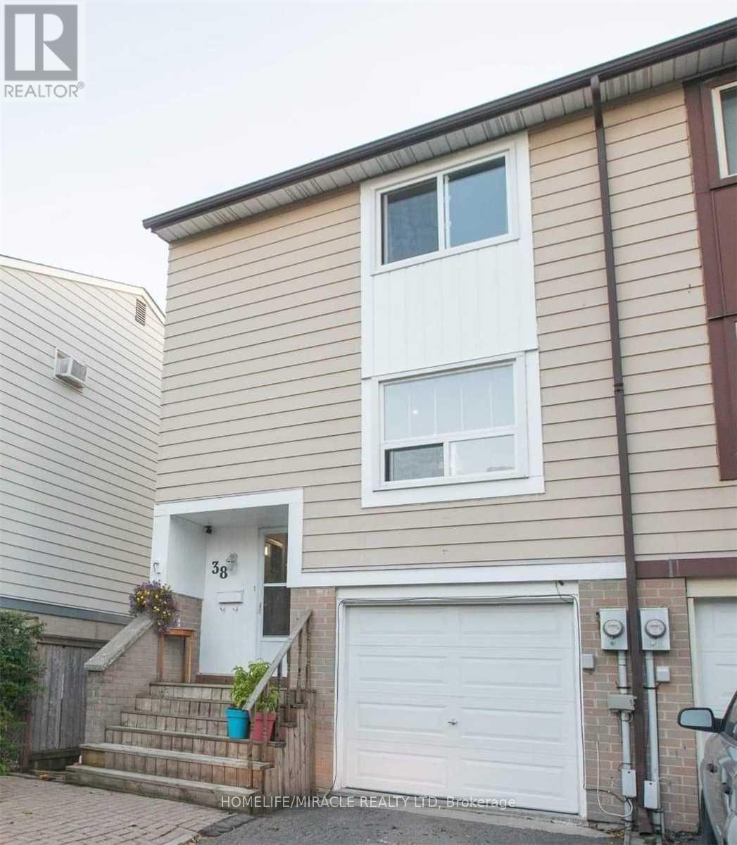 Townhouse at 38 HOSKINS SQUARE, Brampton (Central Park)
