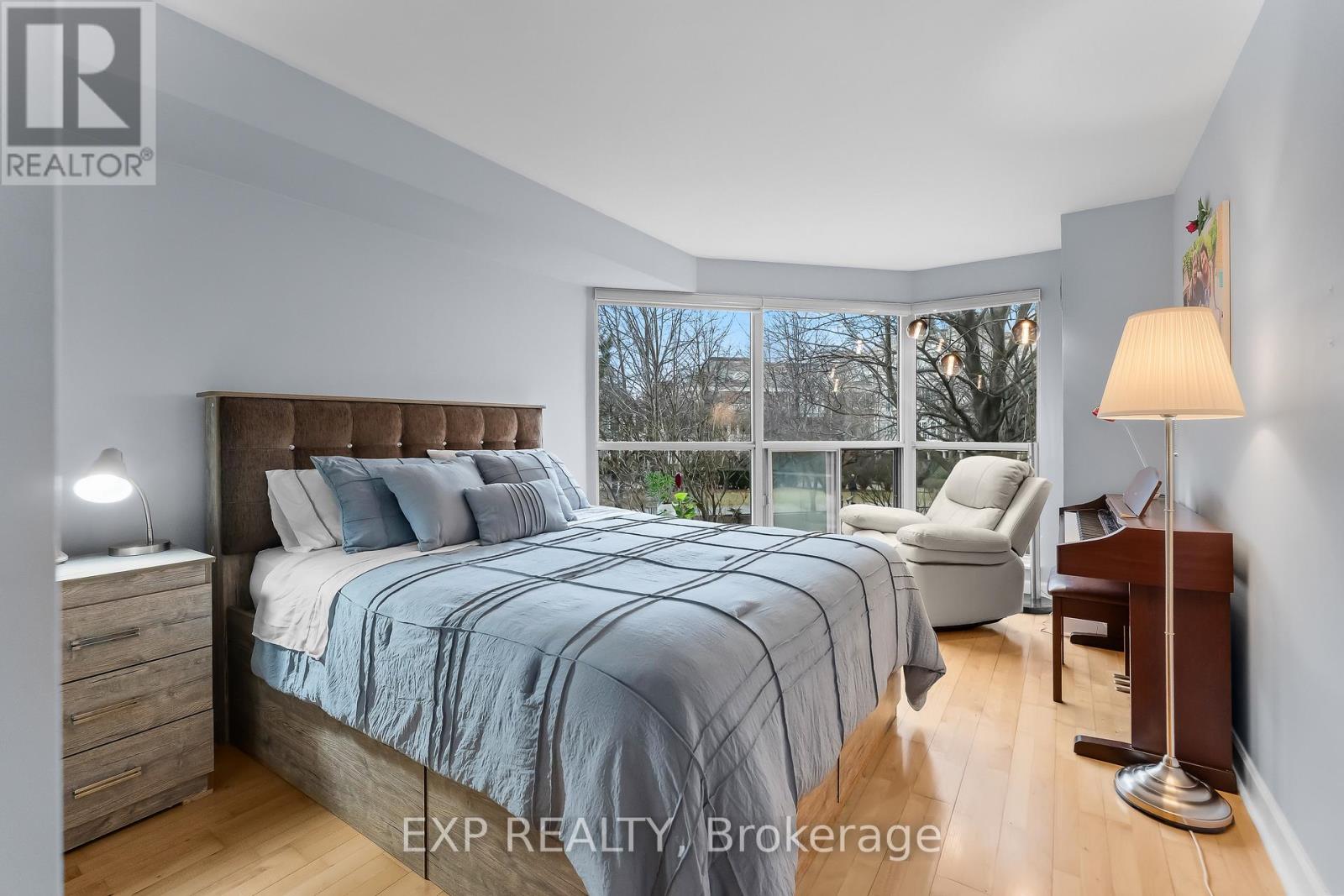 Apartment at 214 - 2267 LAKE SHORE BOULEVARD W, Toronto
