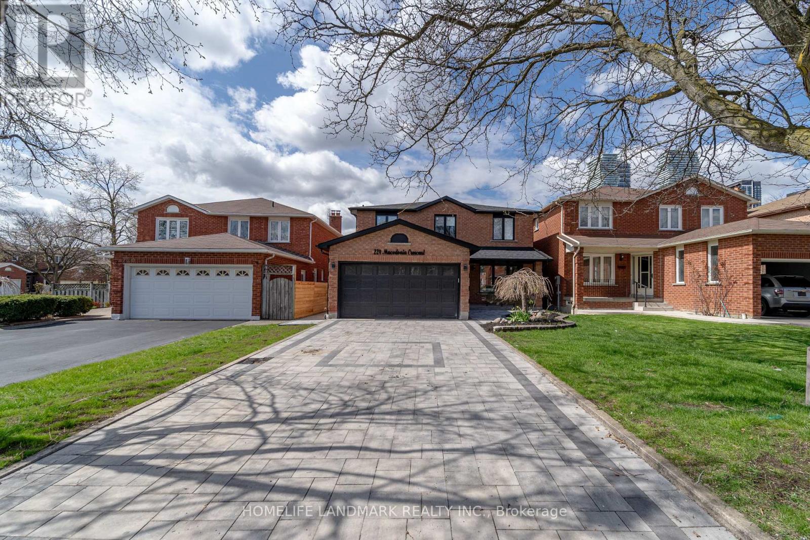Detached at 224 MACEDONIA CRESCENT, Mississauga (Fairview)