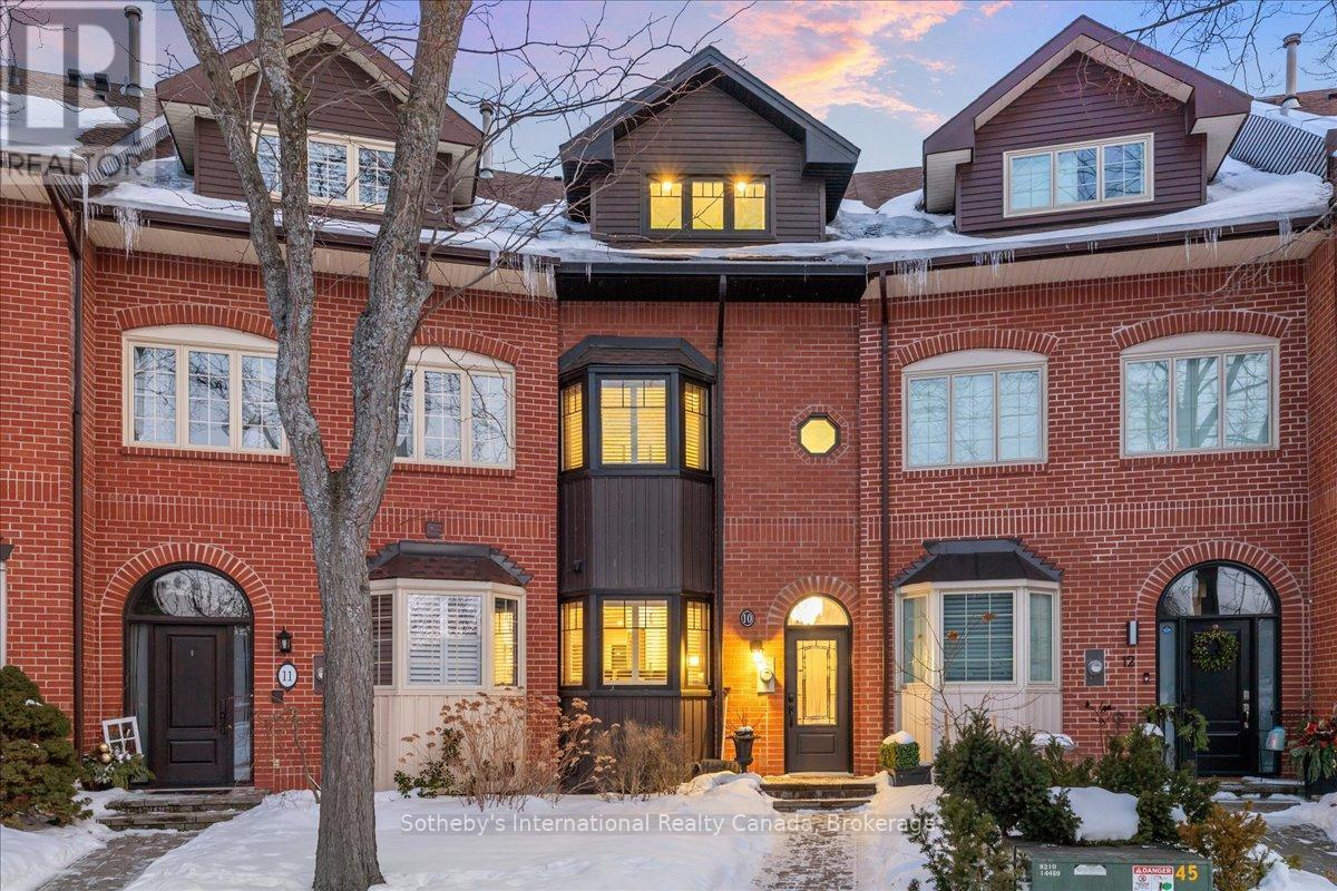 Townhouse at 10 SOUTHWIND TERRACE, Oakville
