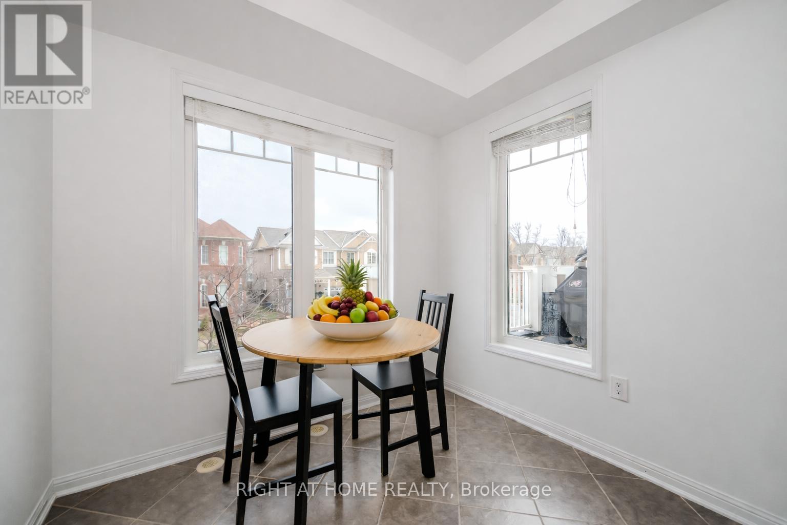 Townhouse at 525 CAVANAGH LANE, Milton