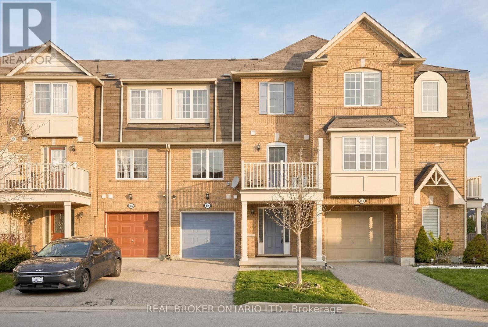 Townhouse at 806 SHORTREED CRESCENT, Milton (CO Coates)