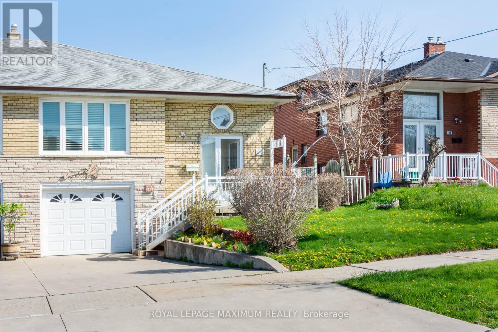 Semi-Detached/Link at 44 FALLINGDALE CRESCENT, Toronto (York University Heights)