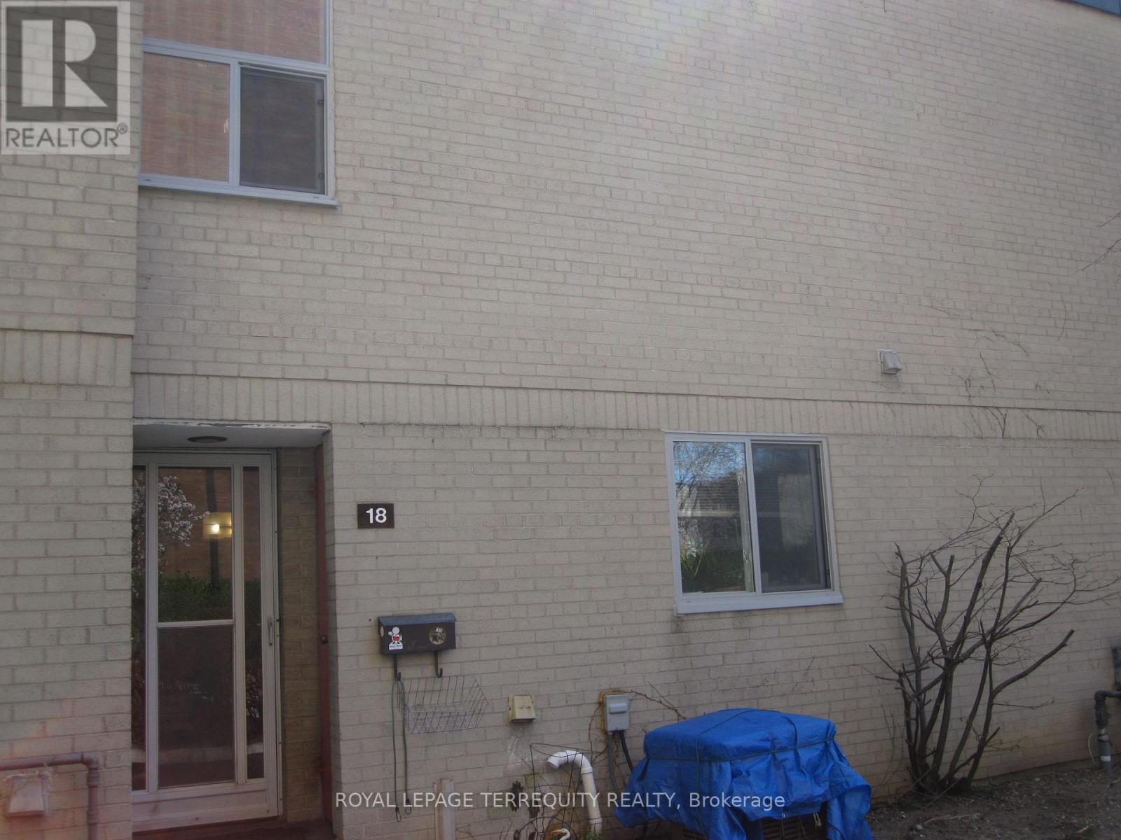 Townhouse at 11 Four Winds Dr,