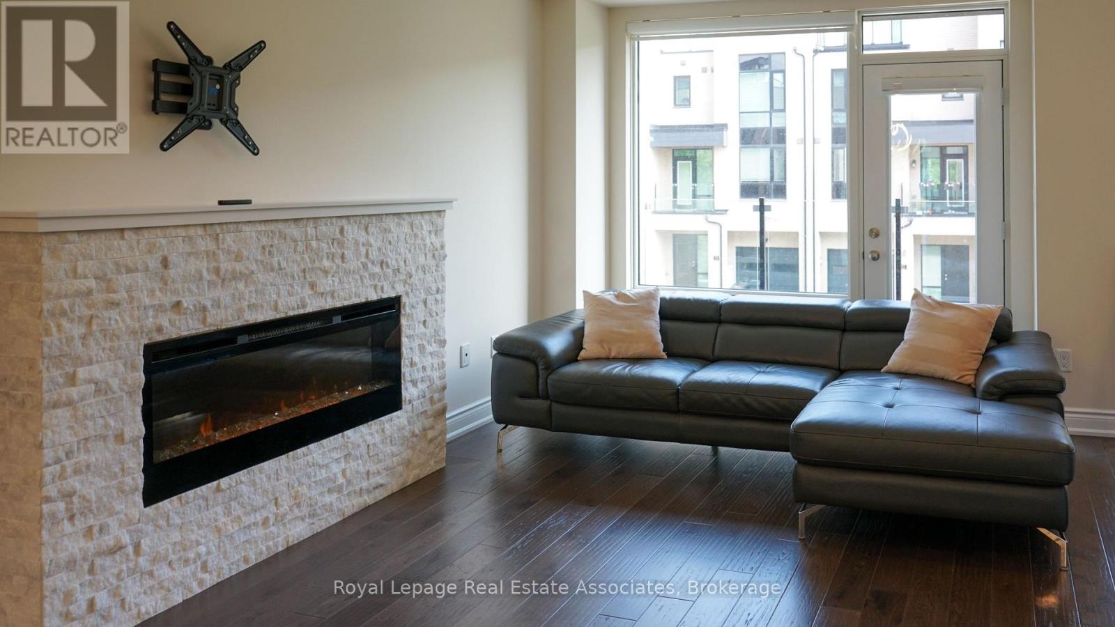 Townhouse at 72 PONY FARM DRIVE, Toronto (Willowridge-Martingrove-Richview)
