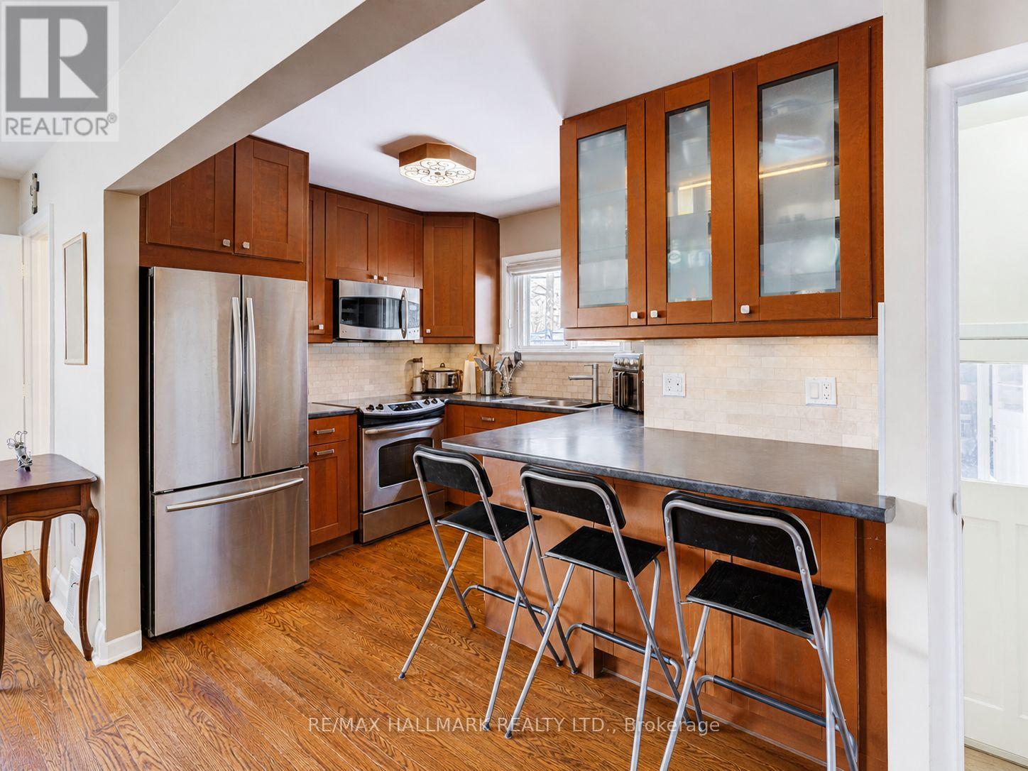 Detached at 122 HAWTHORNE ROAD, Oakville