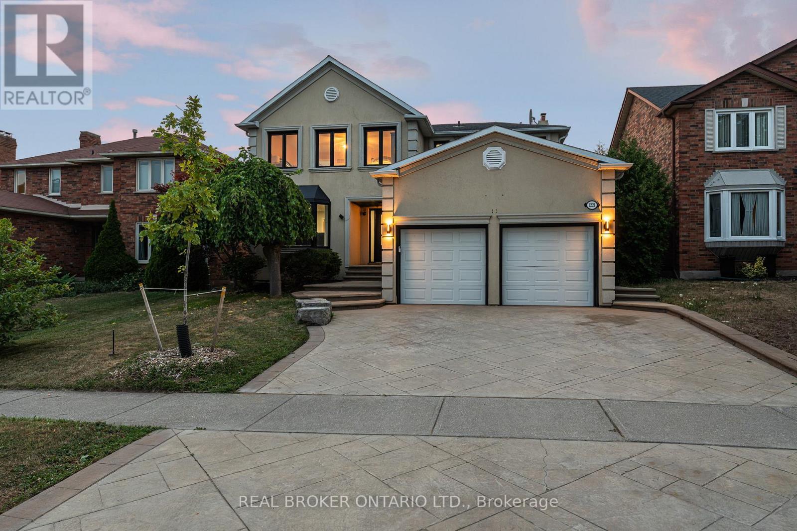 Detached at 1221 CREEKSIDE DRIVE, Oakville (WC Wedgewood Creek)