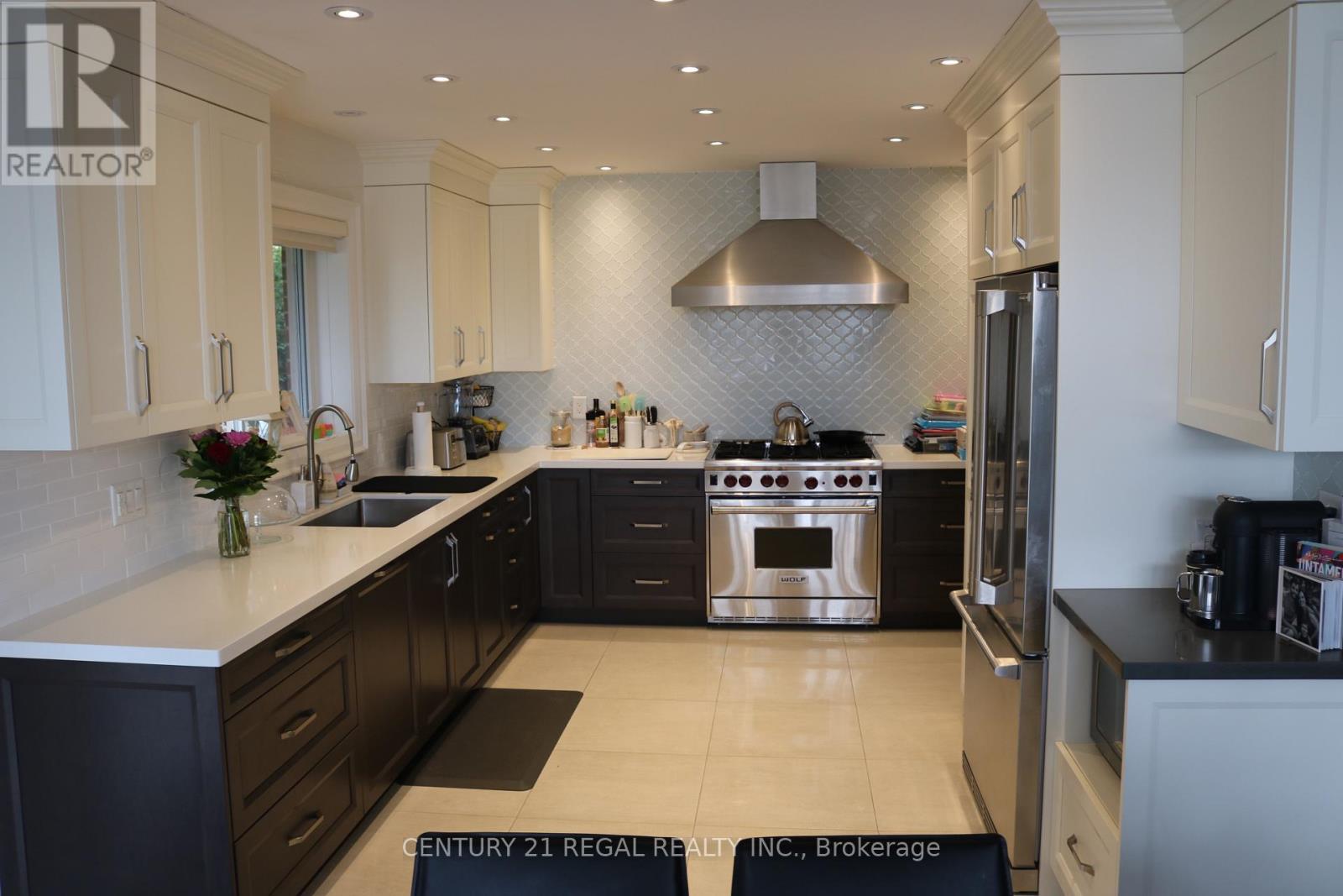 Detached at 18 ROWSE CRESCENT, Toronto (Kingsview Village-The Westway)