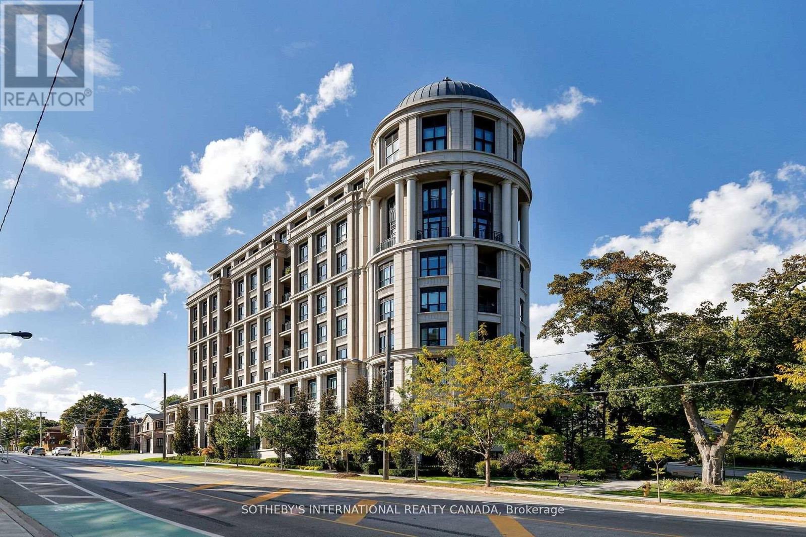 Townhouse at TH 2 - 4 THE KINGSWAY, Toronto (Kingsway South)