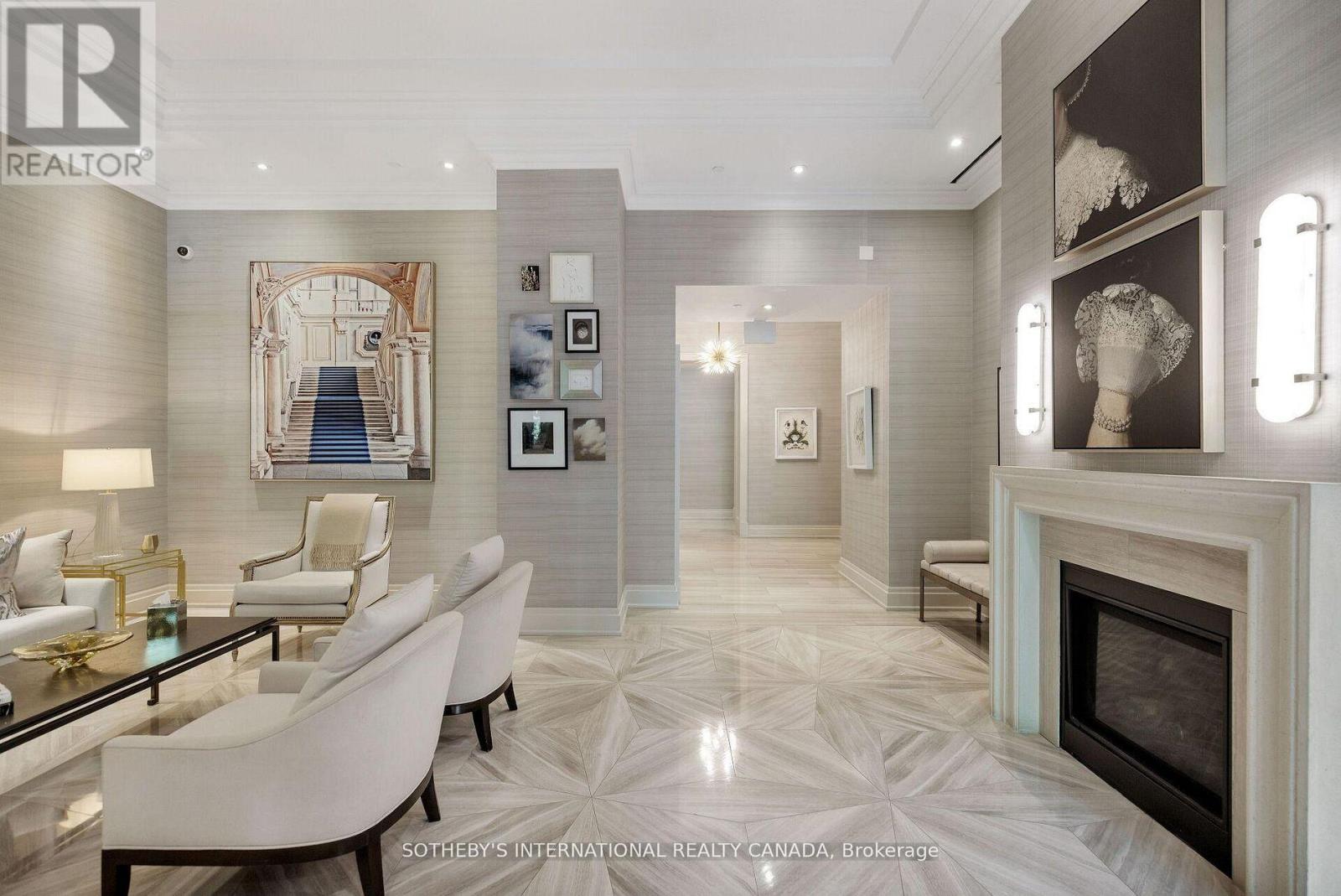 Townhouse at TH 2 - 4 THE KINGSWAY, Toronto