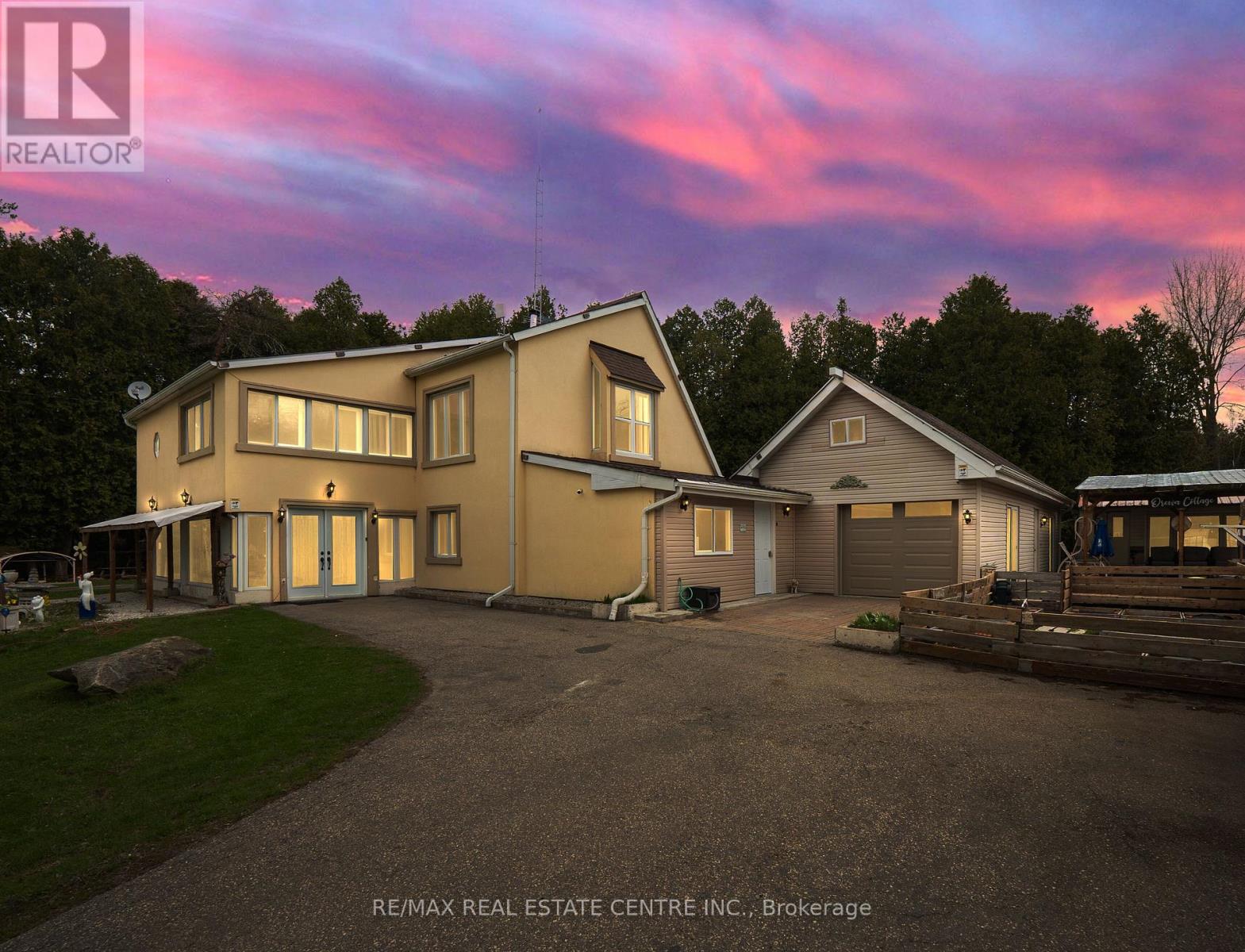 Detached at 11099 SIXTH LINE NASSAGAWEYA, Milton (NA Rural Nassagaweya)