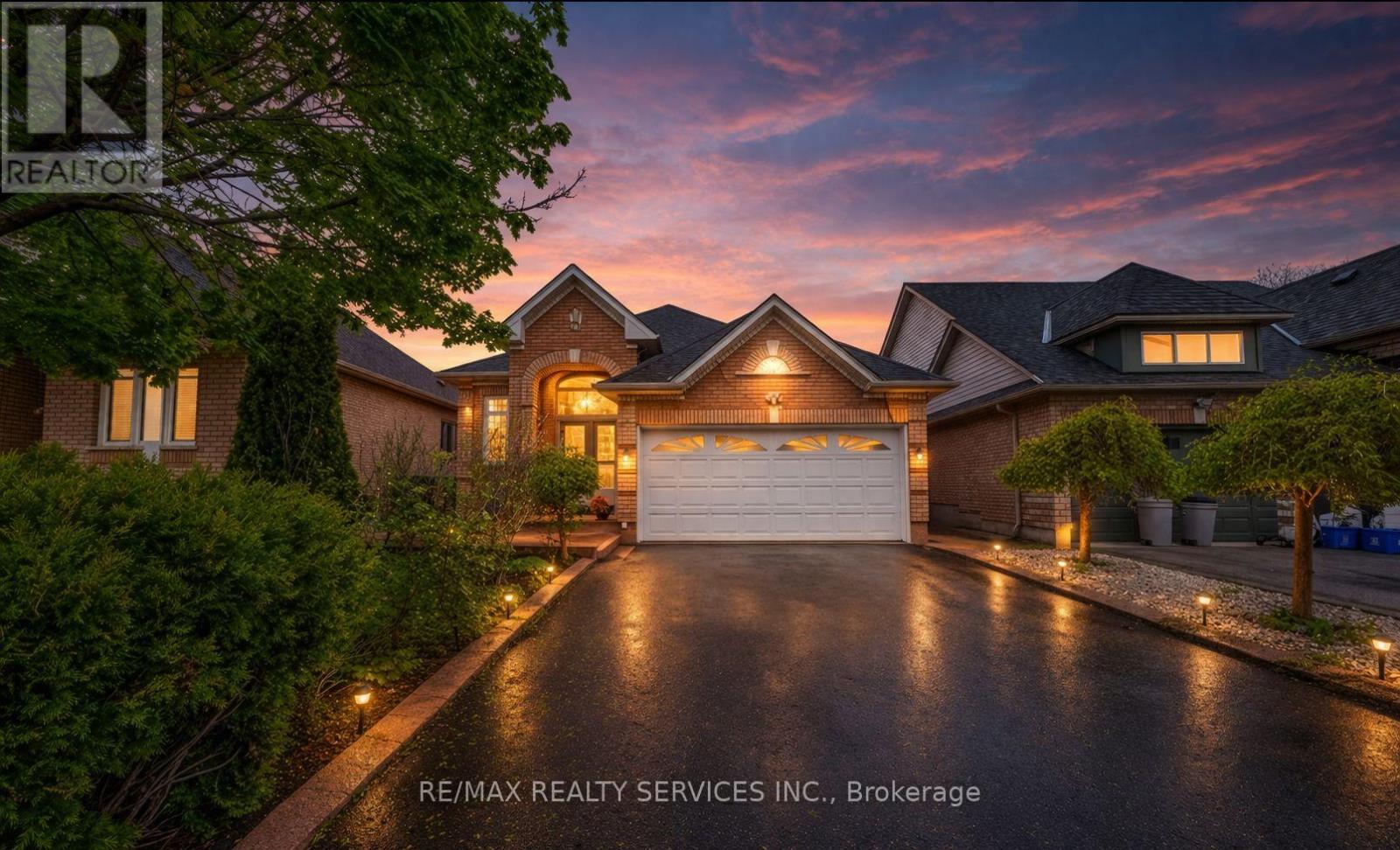 Detached at 3 ORCHID DRIVE, Brampton (Northwest Sandalwood Parkway)
