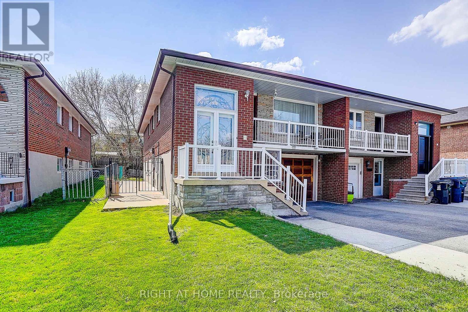 Semi-Detached/Link at 42 FRANEL CRESCENT, Toronto