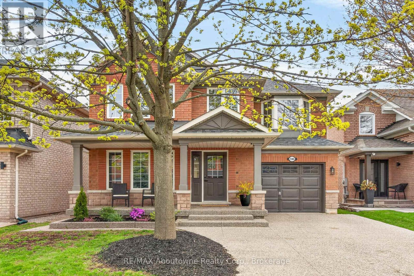 Detached at 2385 GUILDSTONE CRESCENT, Oakville (WT West Oak Trails)