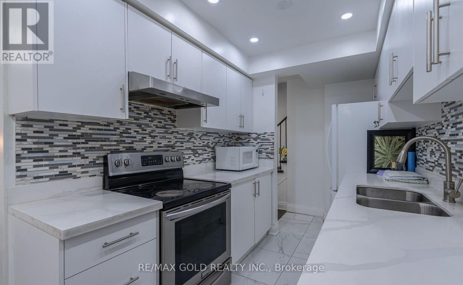 Semi-Detached/Link at 102 BUNCHBERRY WAY, Brampton (Sandringham-Wellington)
