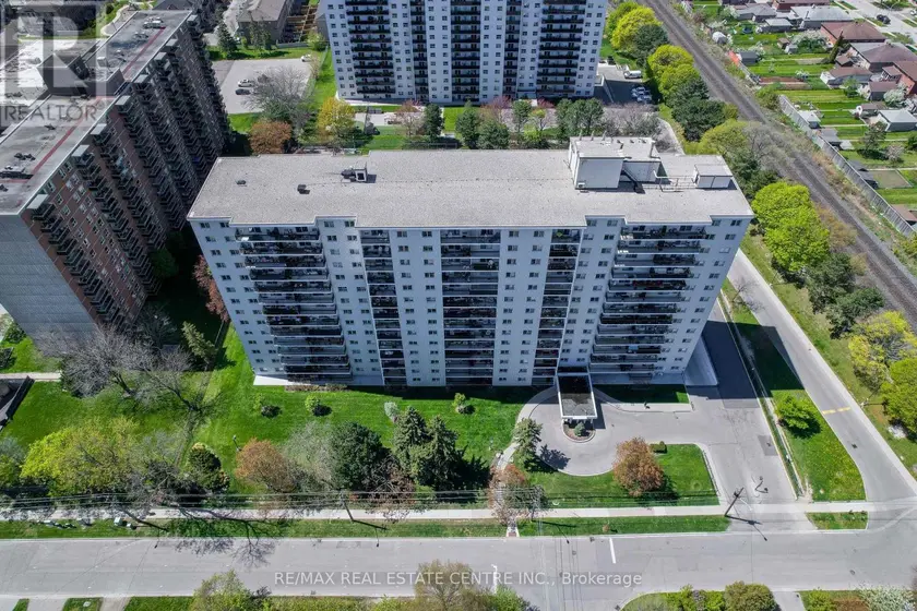 Apartment at 704 - 1100 CAVEN STREET, Mississauga