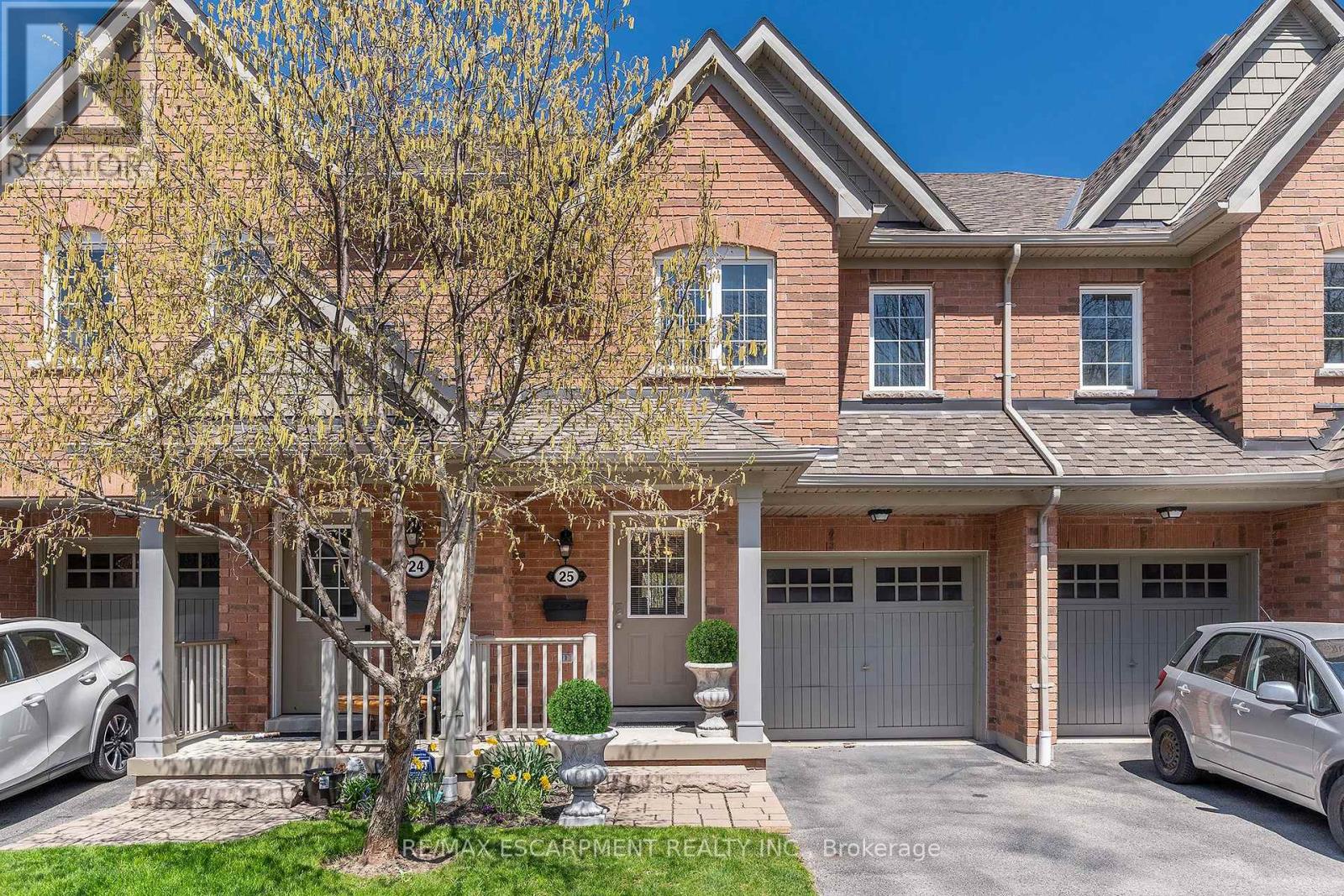 Townhouse at 25 - 233 DUSKYWING WAY, Oakville (BR Bronte)