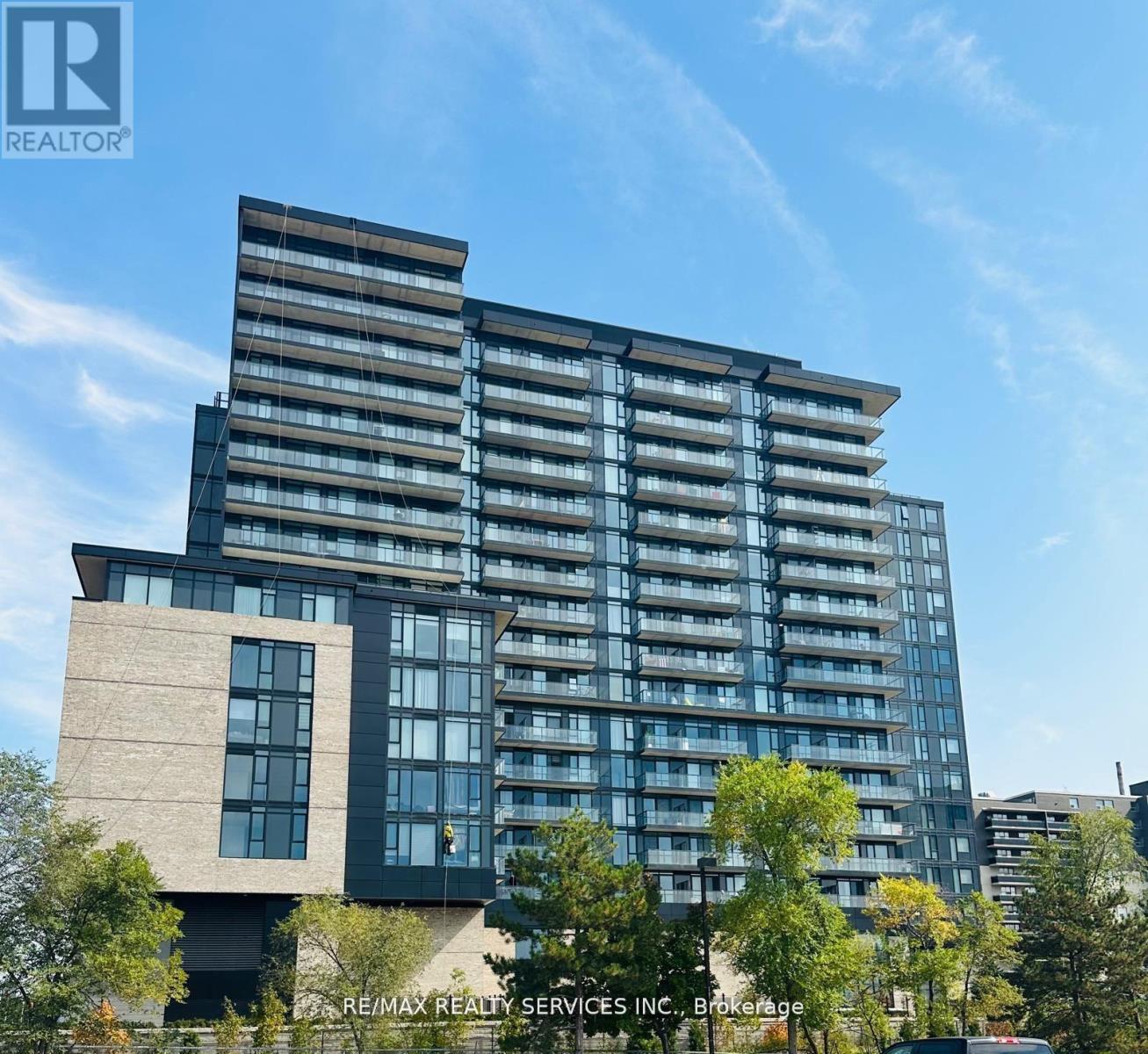 Apartment at 409 - 86 DUNDAS STREET E, Mississauga (Cooksville)