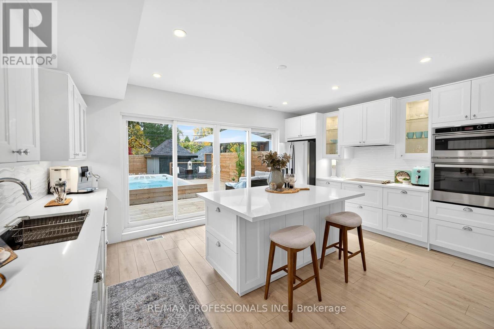 Detached at 22 NINTH STREET, Toronto (New Toronto)