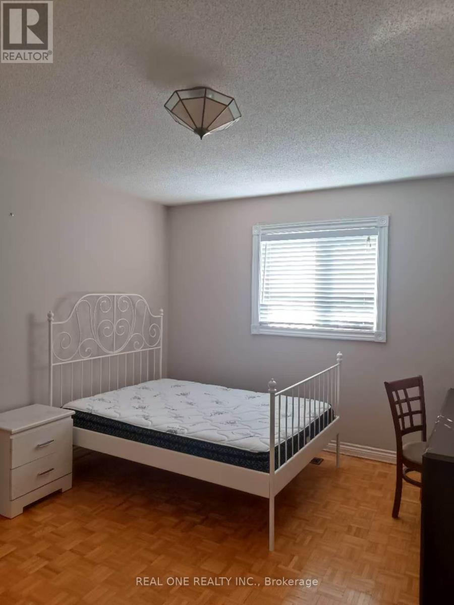 Detached at ROOM 1 - 5672 SHILLINGTON DRIVE, Mississauga (Hurontario)