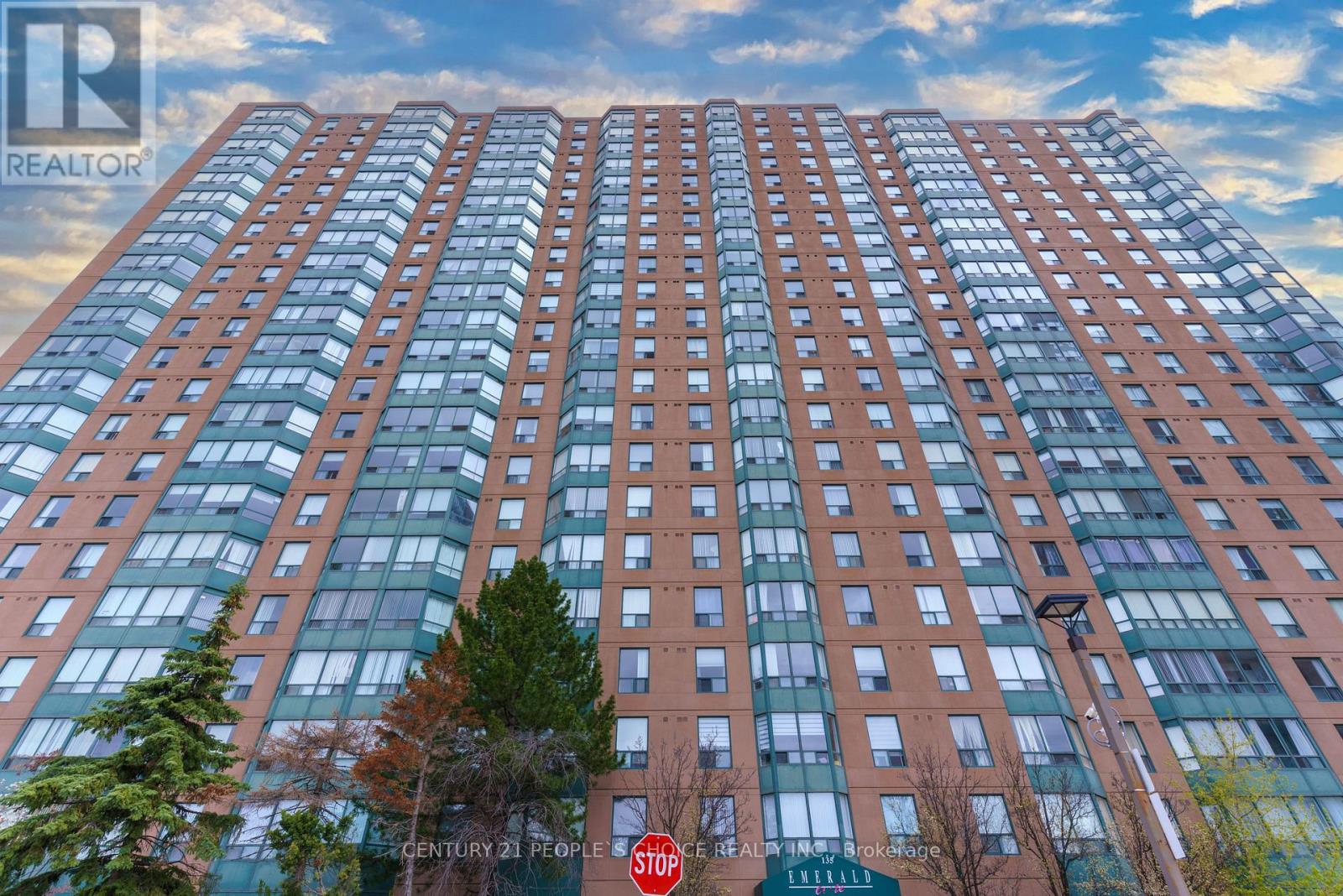 Apartment at 1915 - 135 HILLCREST AVENUE, Mississauga (Cooksville)