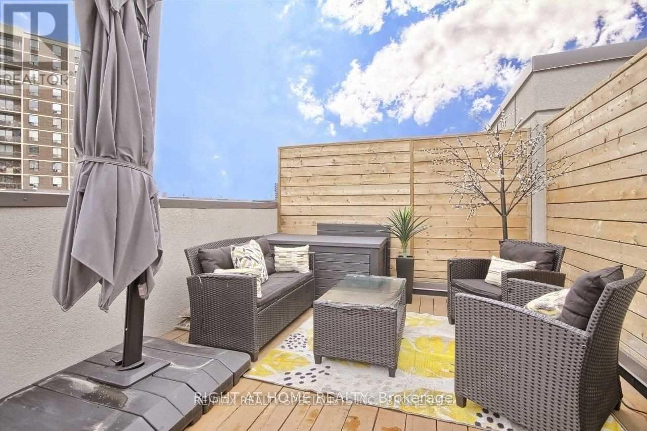Townhouse at 49 - 26 APPLEWOOD LANE, Toronto