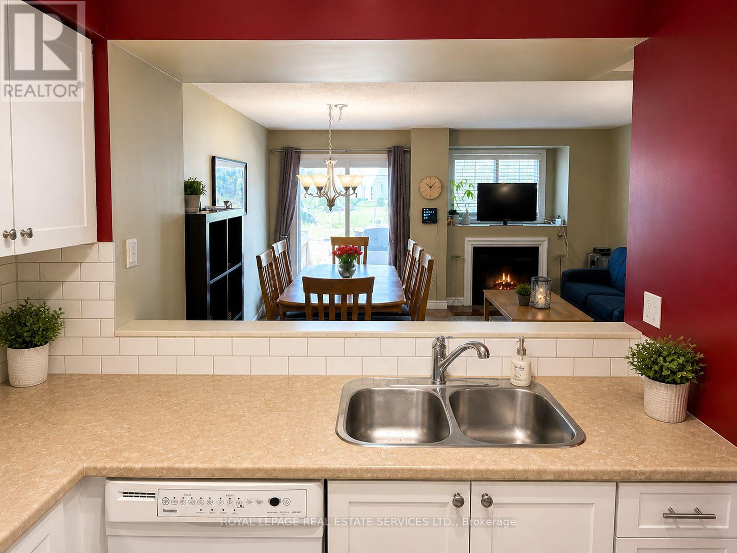 Townhouse at 35 - 2920 HEADON FOREST DRIVE, Burlington