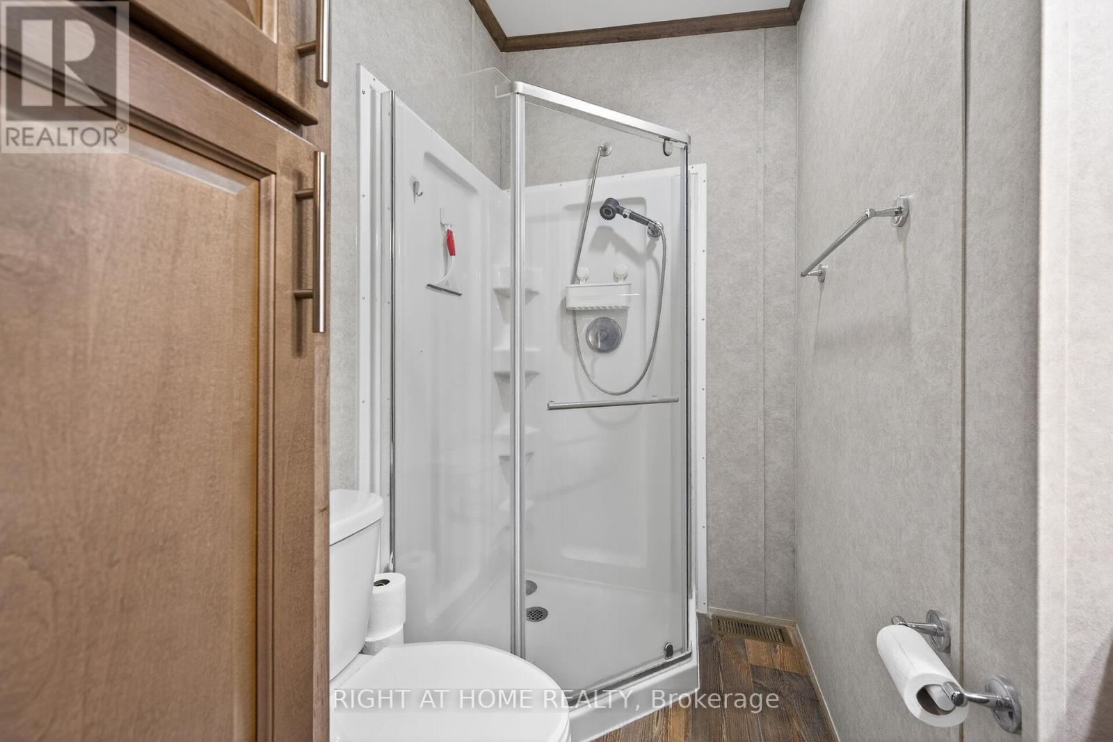 Detached at 5 BEECH - 4449 MILBUROUGH LINE, Burlington