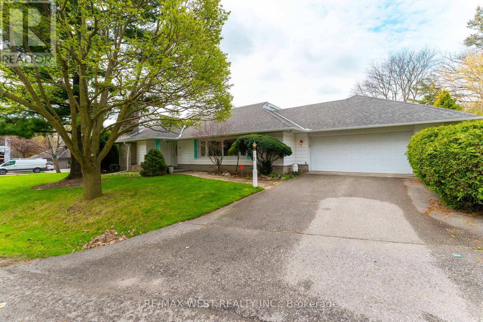 Detached at 2 GREENFORD ROAD, Toronto (Edenbridge-Humber Valley)