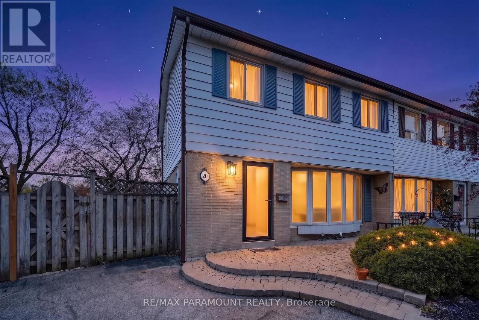 Semi-Detached/Link at 20 FONTAINE COURT, Brampton (Southgate)