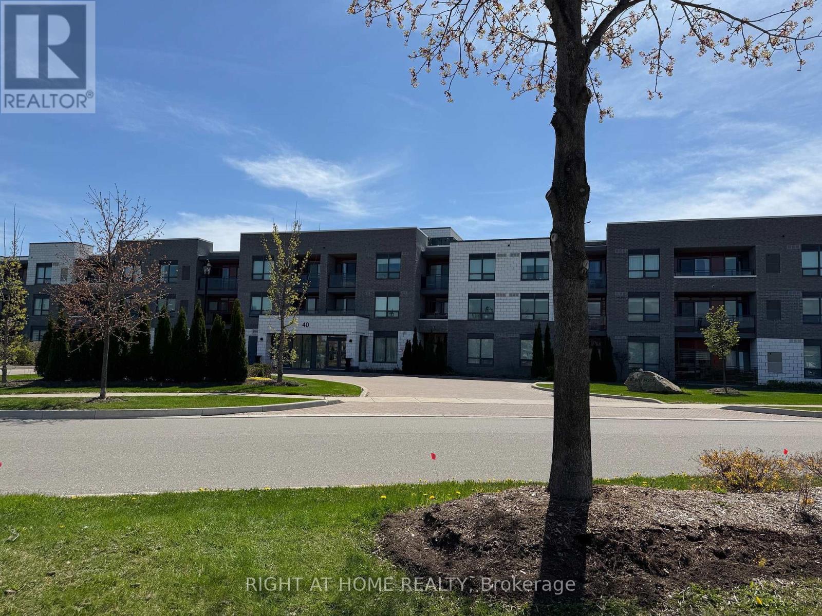 Apartment at 307 - 40 VIA ROSEDALE WAY, Brampton (Northwest Sandalwood Parkway)