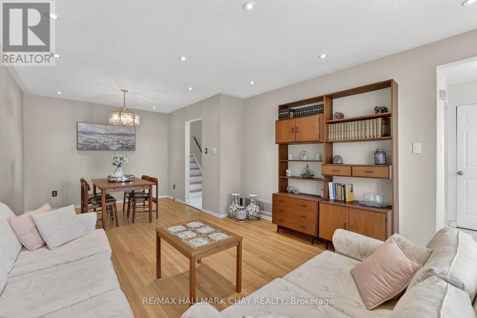 Semi-Detached/Link at 368 LARA WOODS, Mississauga