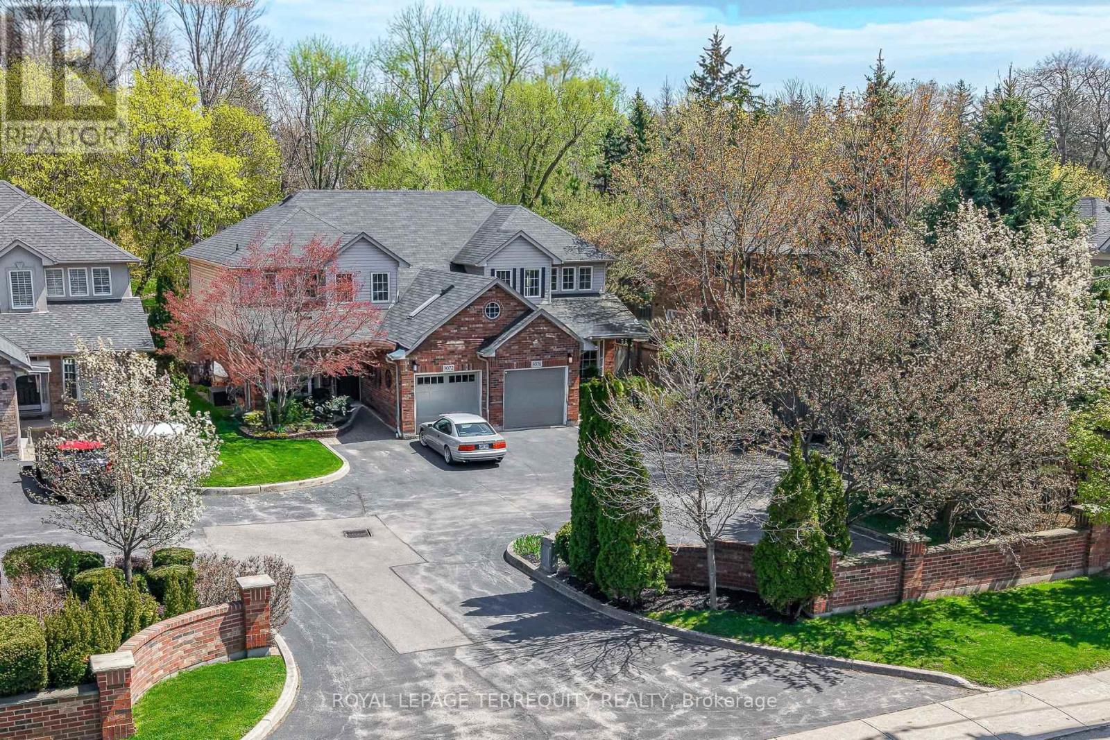 Semi-Detached/Link at 3076 LAKESHORE ROAD W, Oakville (BR Bronte)