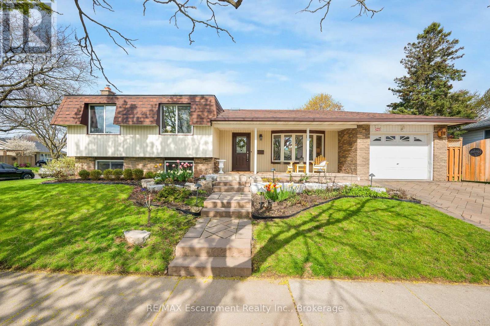 Detached at 4271 LONGMOOR DRIVE, Burlington (Shoreacres)