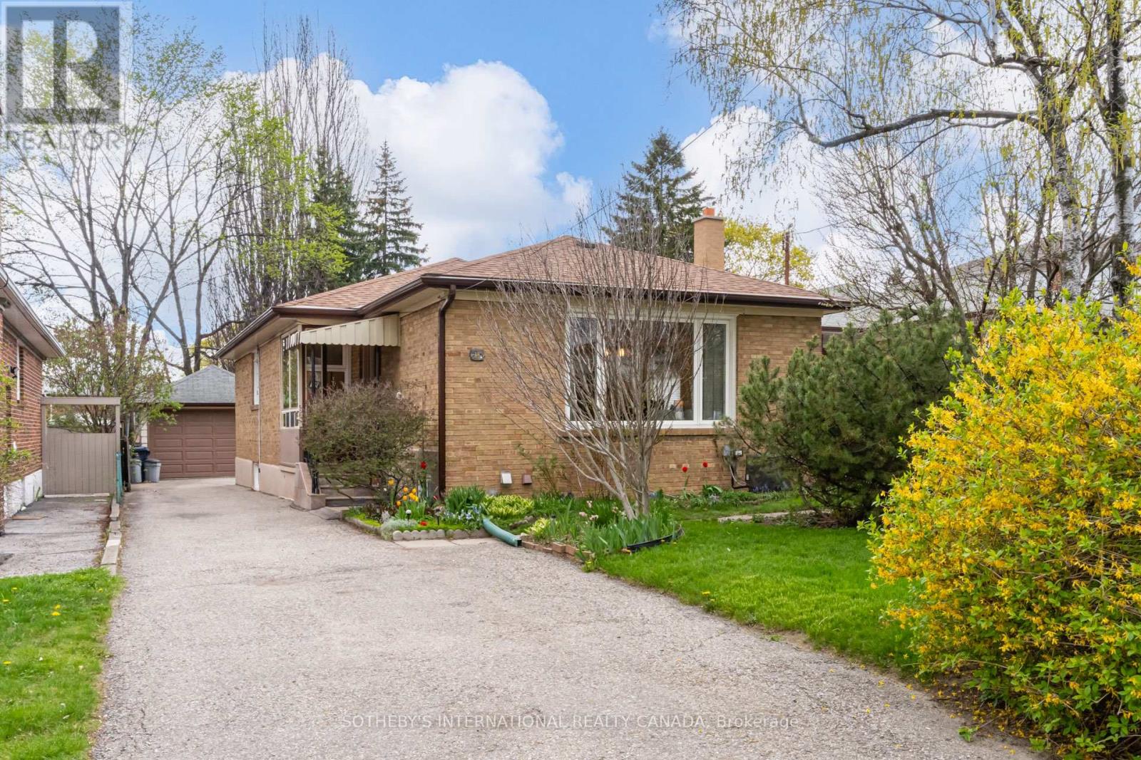 Detached at 16 PAULART DRIVE, Toronto (Islington-City Centre West)