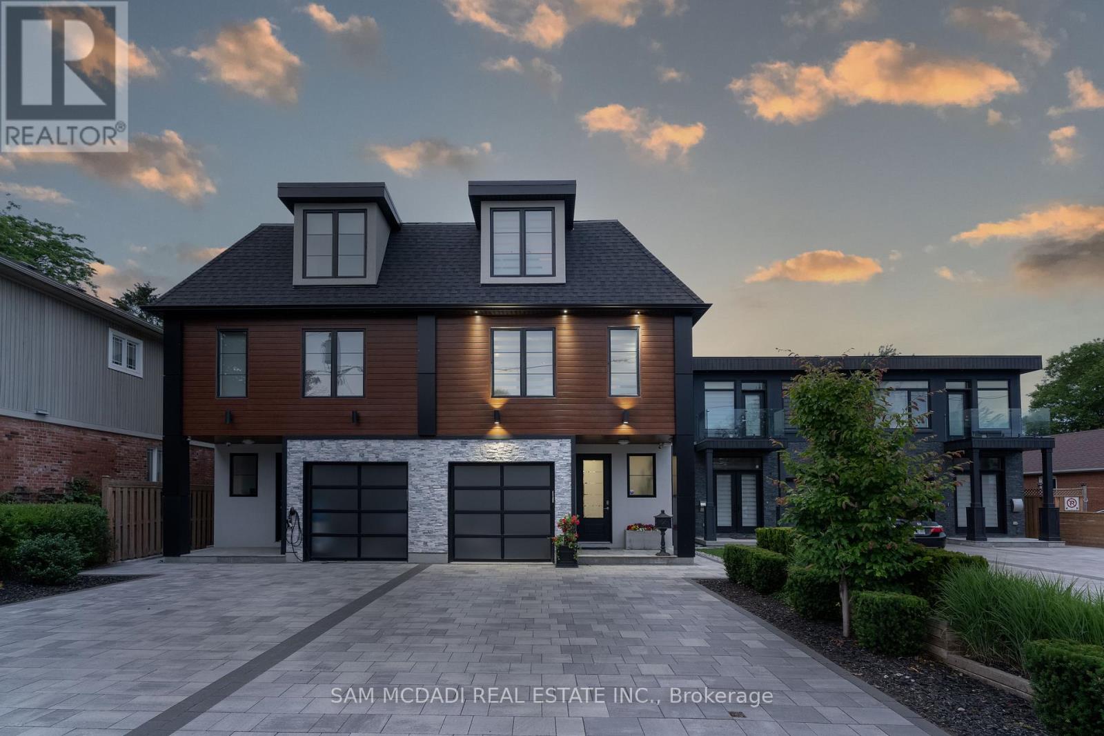 Semi-Detached/Link at 11A MAPLE AVENUE N, Mississauga (Port Credit)