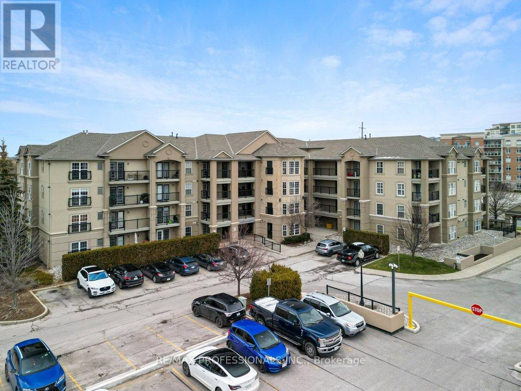 Apartment at 106 - 2055 APPLEBY LINE, Burlington (Uptown)