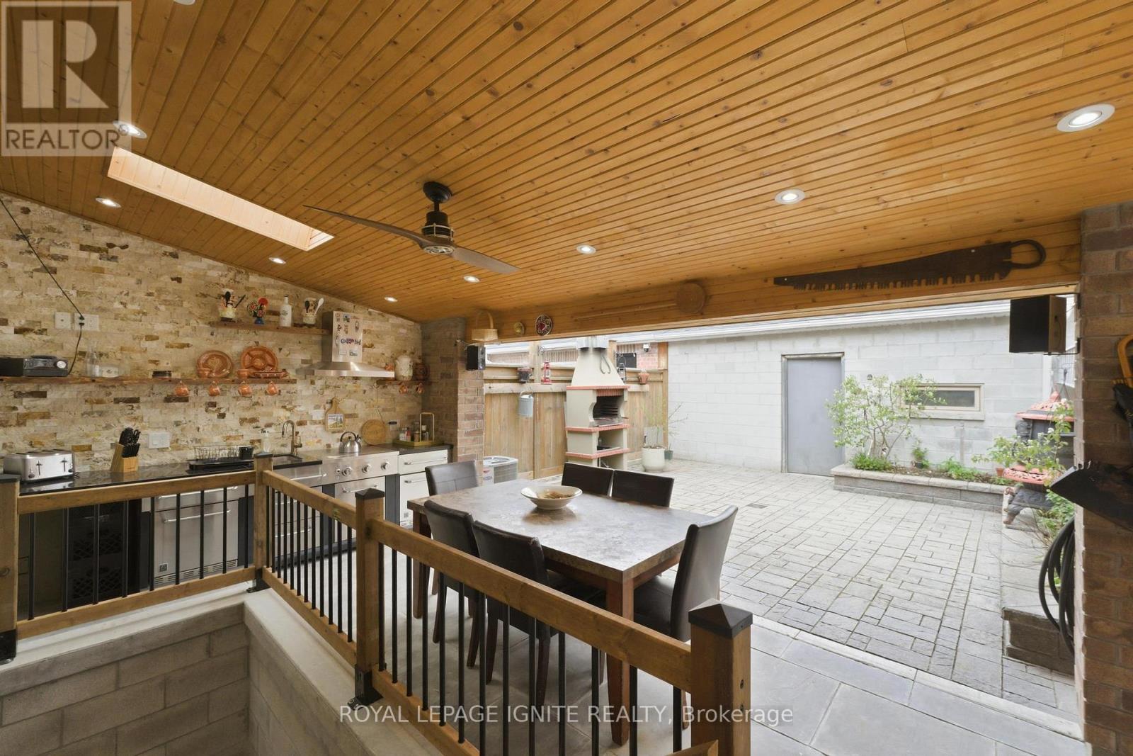 Detached at 10 CAYUGA AVENUE, Toronto