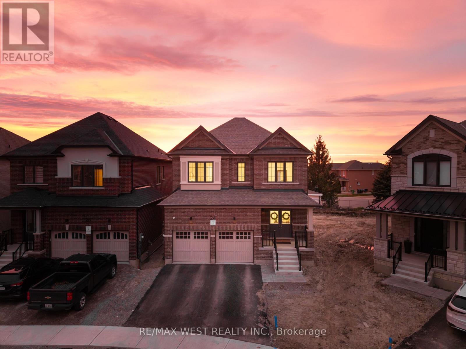 Detached at 24 HANTON CRESCENT, Caledon (Bolton East)