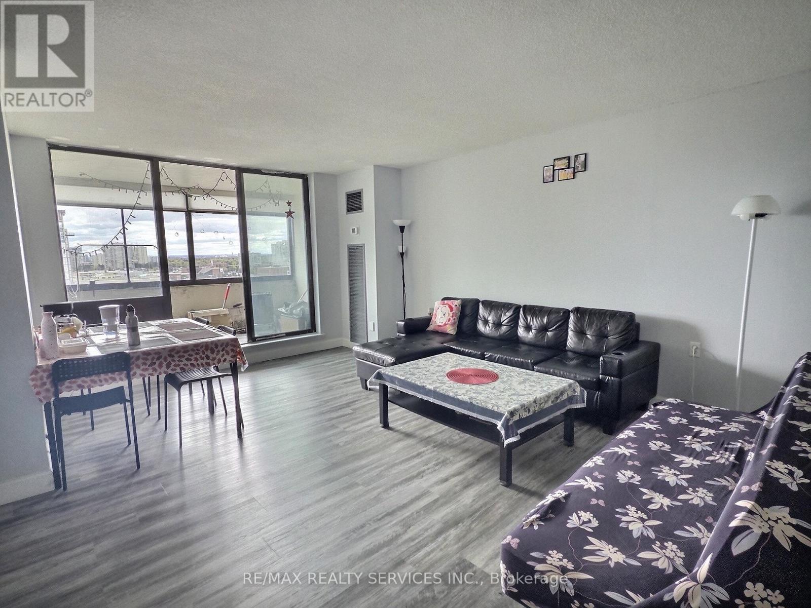 Apartment at 1812 - 18 KNIGHTSBRIDGE ROAD, Brampton (Queen Street Corridor)