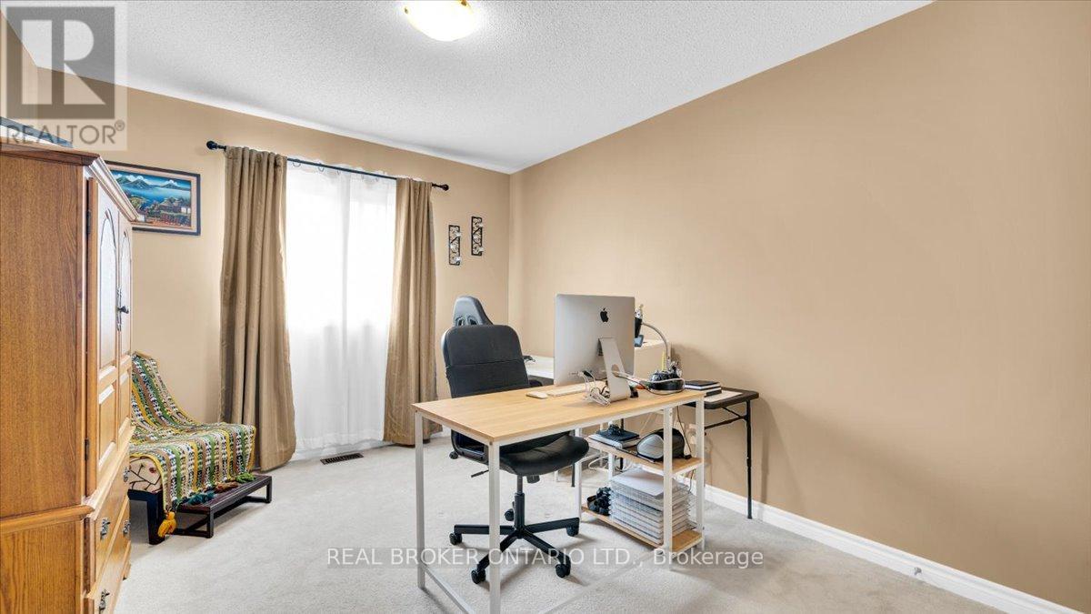 Detached at 636 SERAFINI CRESCENT, Milton