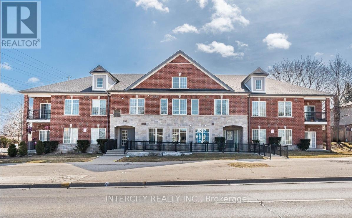 Apartment at 205 - 960 BLOOR STREET, Mississauga (Applewood)