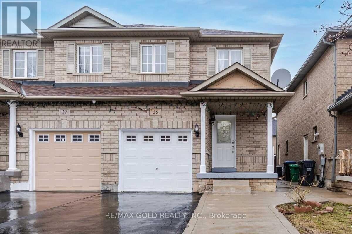 Semi-Detached/Link at 35 RIDGEFIELD COURT, Brampton (Vales of Castlemore)
