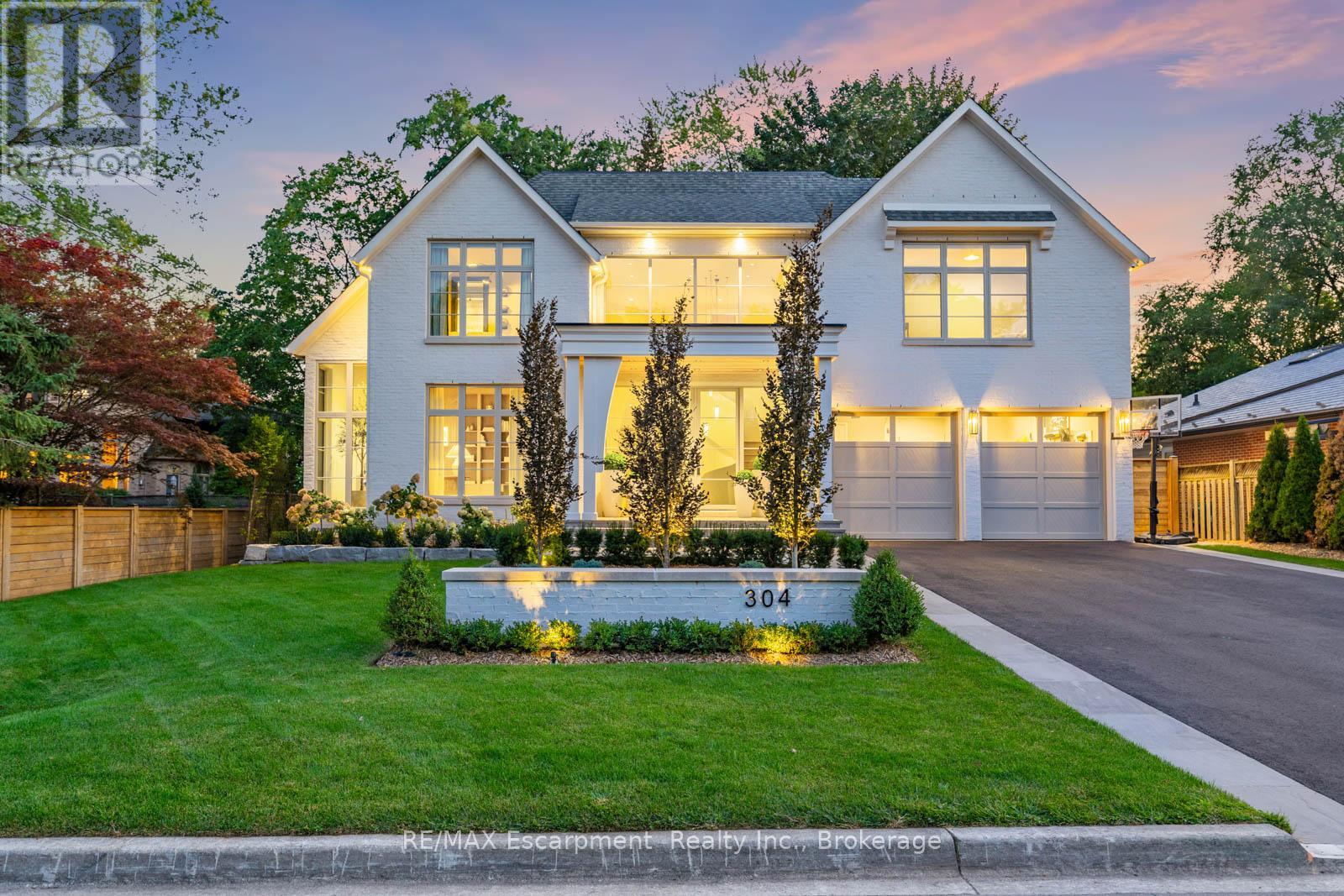 Detached at 304 POMONA AVENUE, Burlington (Roseland)