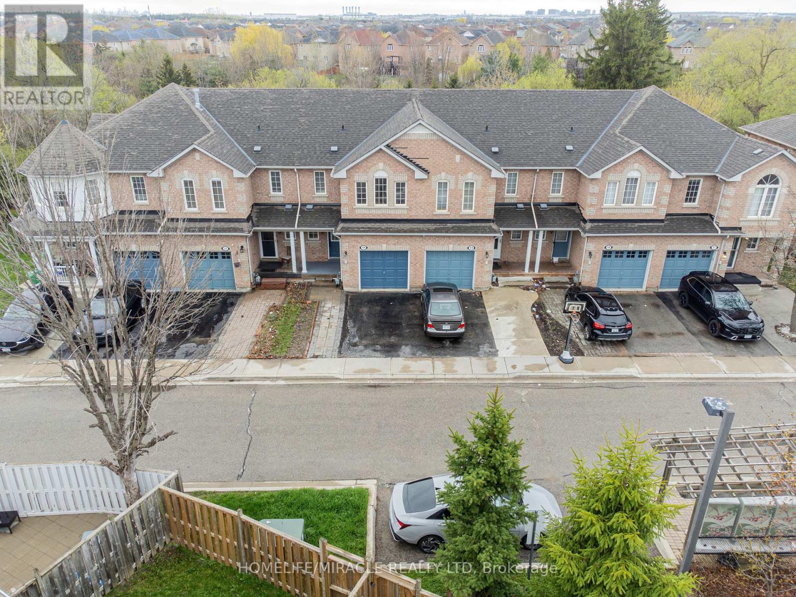 Townhouse at 20 - 21 EASTVIEW GATE, Brampton (Bram East)