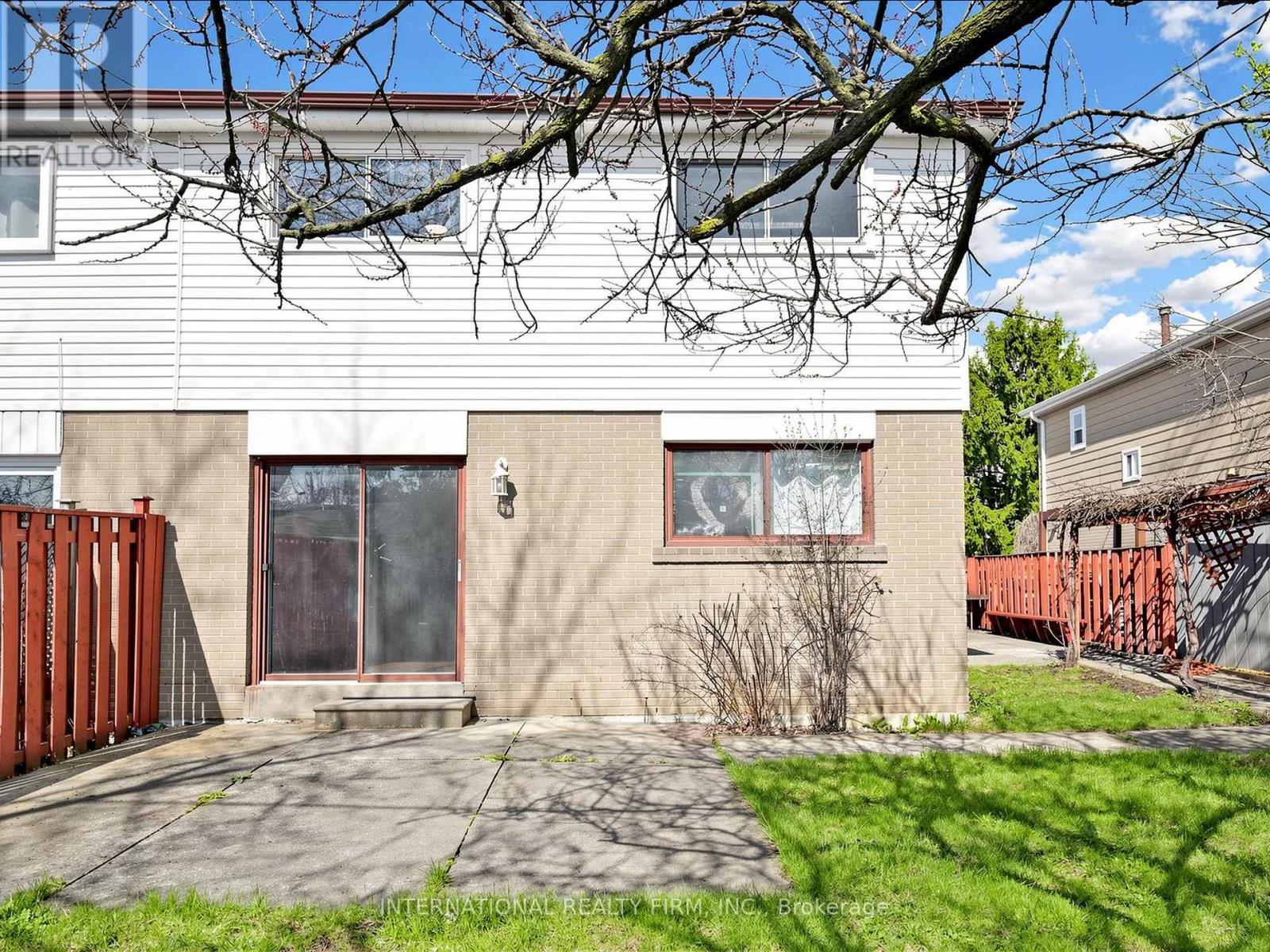 Semi-Detached/Link at 33 DANESBURY CRESCENT, Brampton
