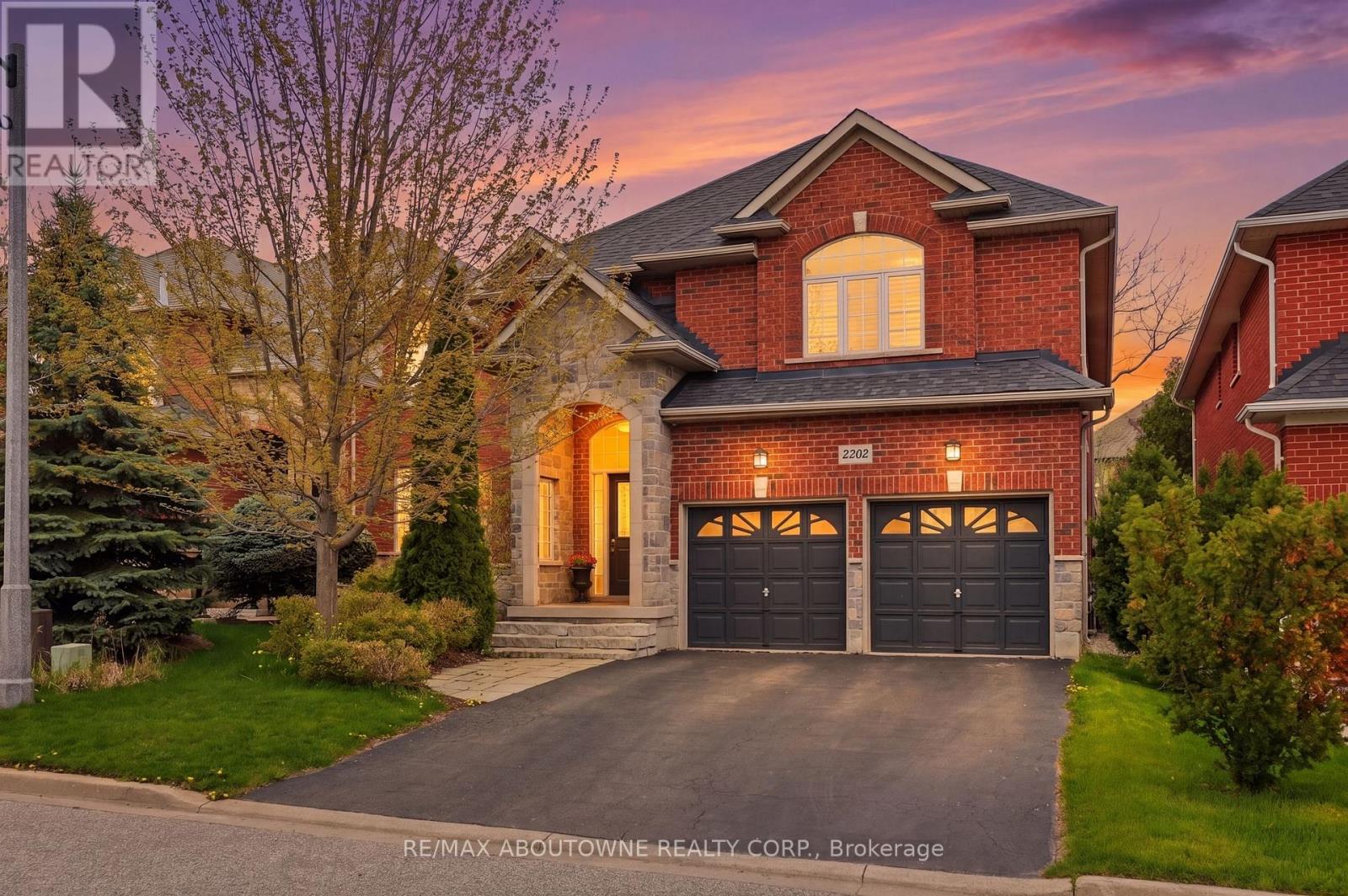 Detached at 2202 BROOKHAVEN CRESCENT, Oakville (WM Westmount)