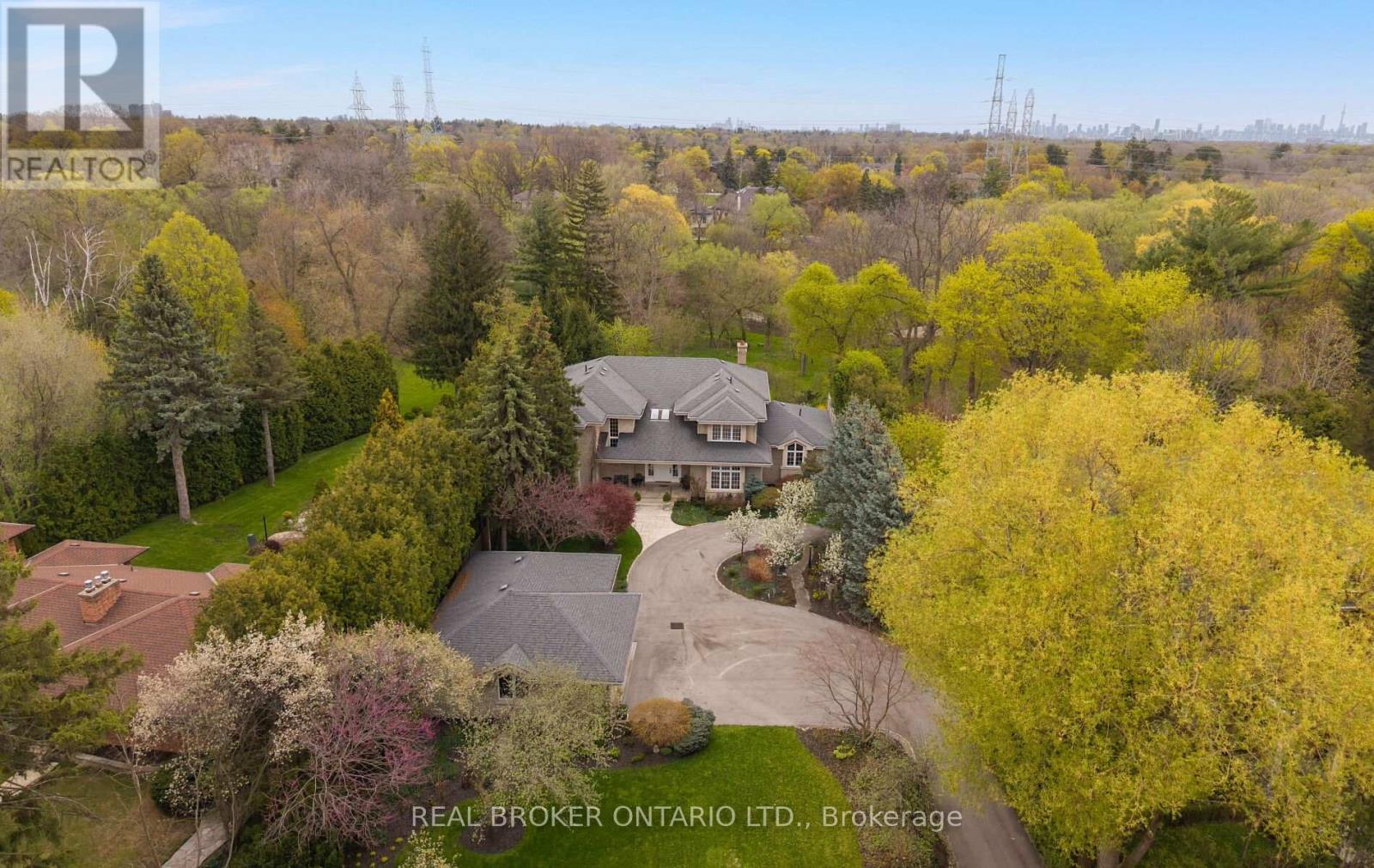 Detached at 37 LORRAINE GARDENS, Toronto (Islington-City Centre West)